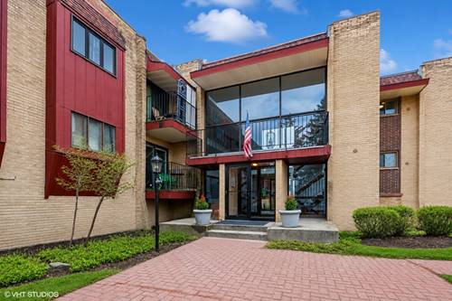 787 Wilson Unit 17, Glen Ellyn, IL 60137