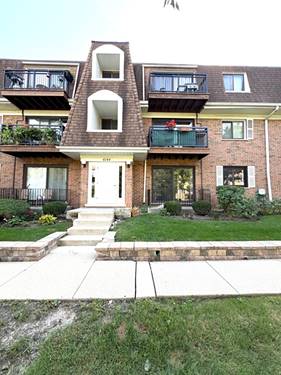 4144 Cove Unit D, Glenview, IL 60025