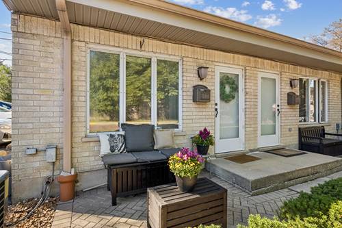7240 Dixon Unit A, Forest Park, IL 60130