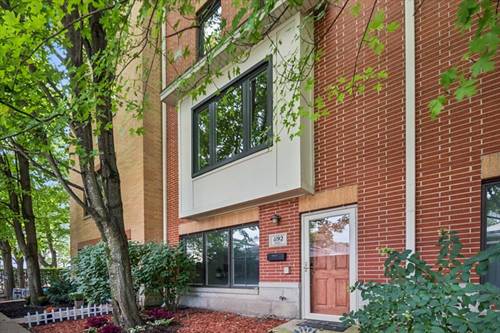1192 Clarence Unit 7, Oak Park, IL 60304