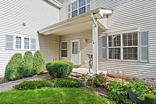 1075 Castleshire Unit 1075, Woodstock, IL 60098
