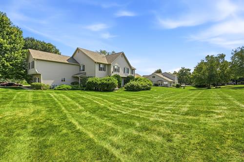 2051 Village View, Yorkville, IL 60560