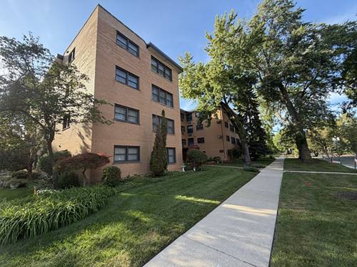 500 Washington Unit 102, Oak Park, IL 60302