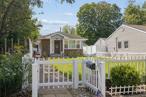 241 W Quincy, Westmont, IL 60559