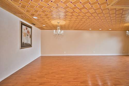 7601 Lincoln Unit 502, Skokie, IL 60077