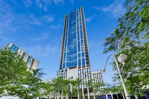 1122 N Clark Unit 2404, Chicago, IL 60610