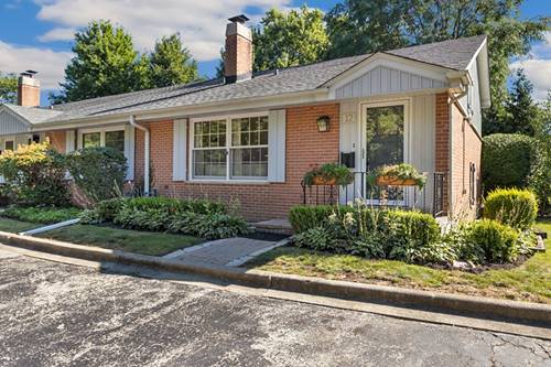12 Robin Hood Unit 12, Northfield, IL 60093