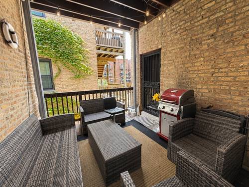 925 W Addison Unit 2C, Chicago, IL 60613