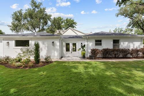 132 Mohawk, Clarendon Hills, IL 60514