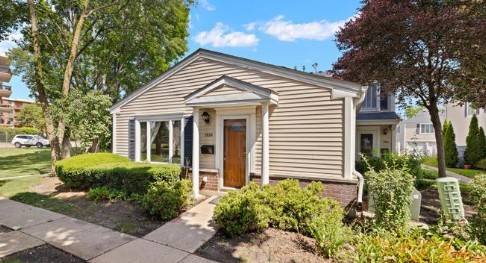 1532 Cove Unit 243A, Prospect Heights, IL 60070