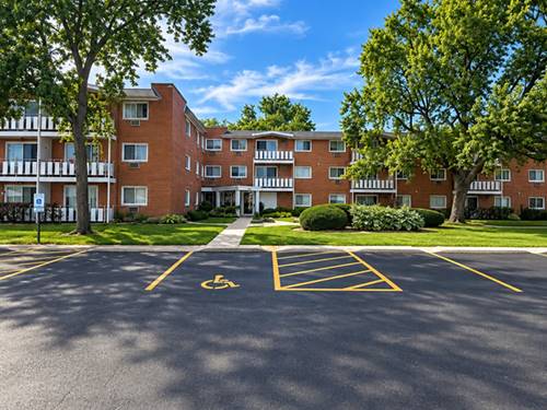 25 E Palatine Unit 212, Arlington Heights, IL 60004