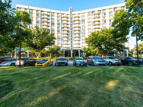 20 N Tower Unit 8G, Oak Brook, IL 60523