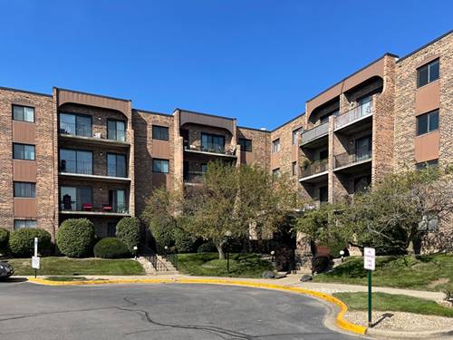 601 W Huntington Commons Unit 302, Mount Prospect, IL 60056