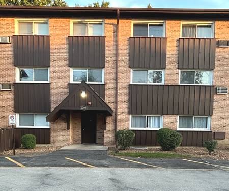2209 Arbor Unit 25, Downers Grove, IL 60515