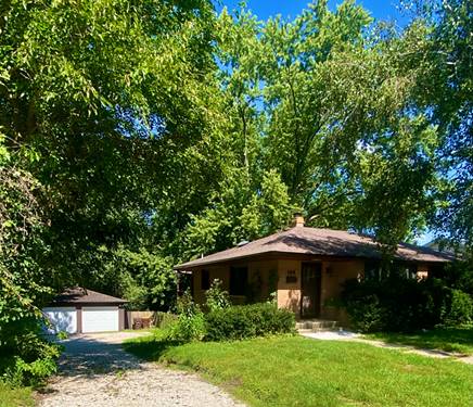 125 E Kimball, Woodstock, IL 60098