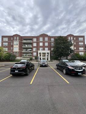 715 Astor Unit 201, Wheeling, IL 60090