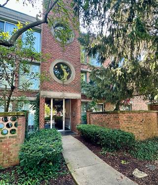 8050 Arbor Unit 303, Northfield, IL 60093
