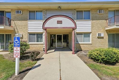 5740 Concord Unit 13, Clarendon Hills, IL 60514