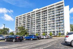 2005 S Finley Unit 705, Lombard, IL 60148