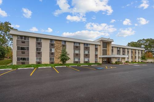 375 W Winchester Unit 306, Libertyville, IL 60048