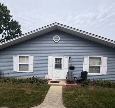 1453 Woodcutter Unit A, Wheaton, IL 60189