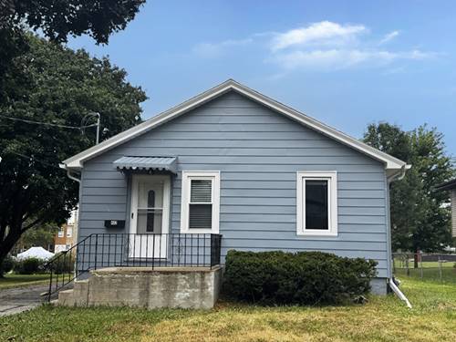 402 S 13th, St. Charles, IL 60174