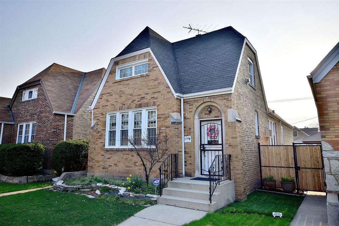 3320 N Oak Park, Chicago, IL 60634 Schorsch Village