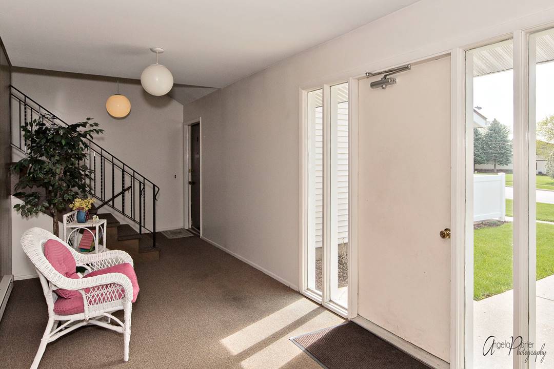 4910 W Oakwood, Unit C, Mchenry, IL 60050