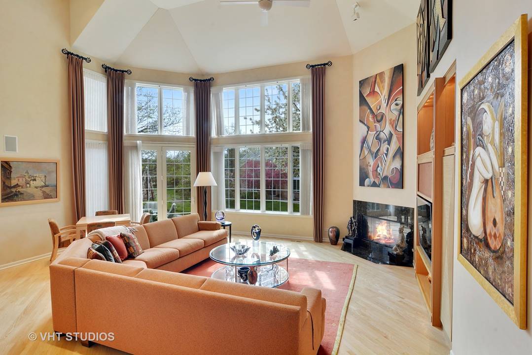 2025 Royal Ridge, Northbrook, IL 60062