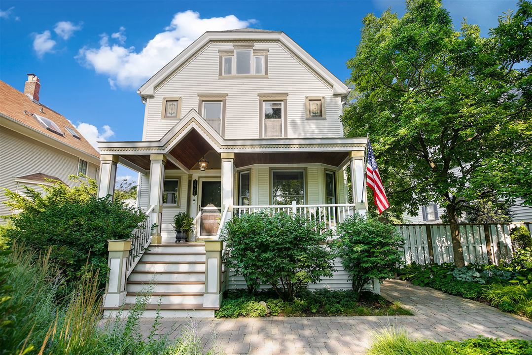 3921 N Hamlin, Chicago, IL 60618 Irving Park