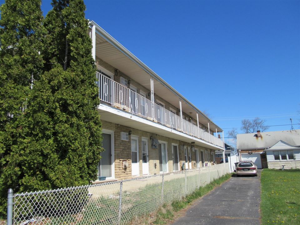 139 W 27th, South Chicago Heights, IL 60411