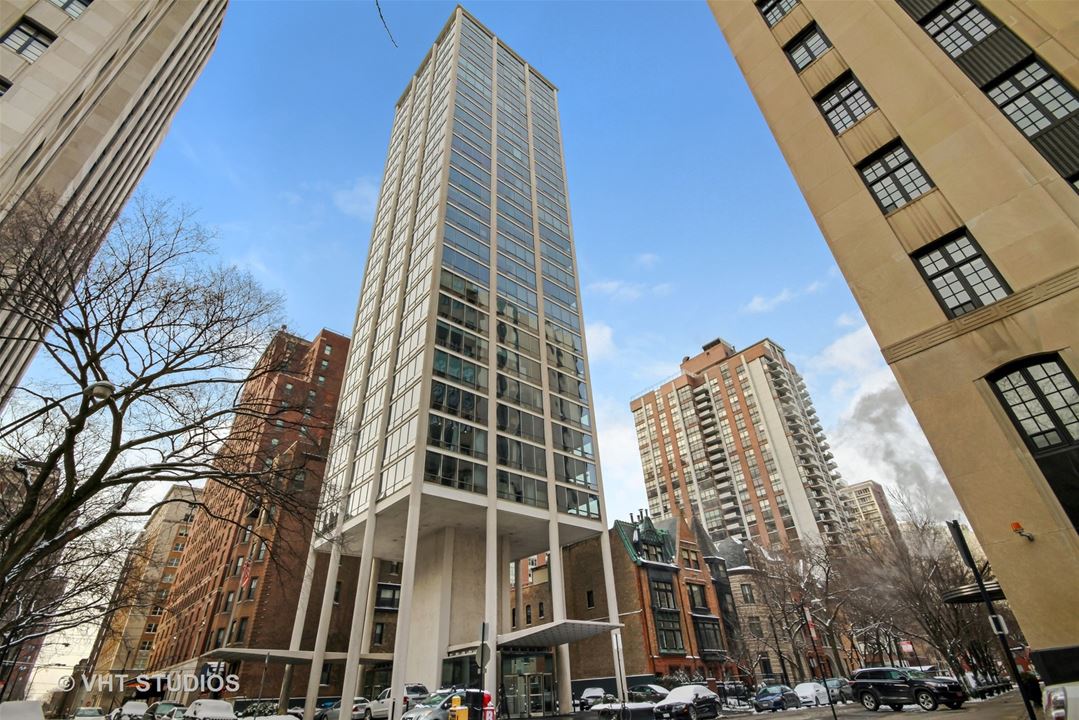 1300 Astor Chicago