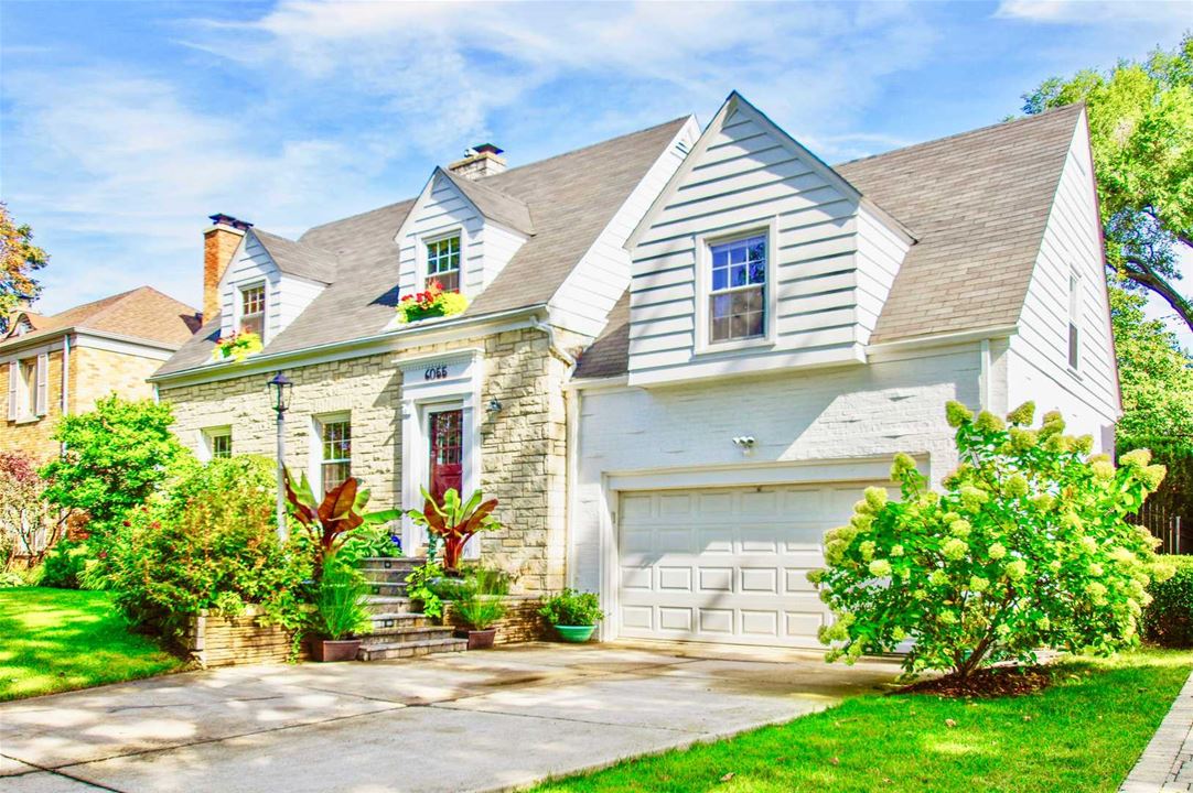 6055 N Forest Glen, Chicago, IL 60646 Sauganash