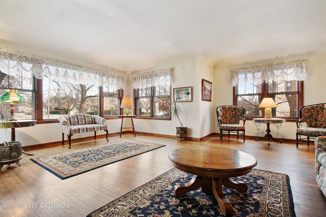 6155 N Forest Glen, Chicago, IL 60646 Sauganash