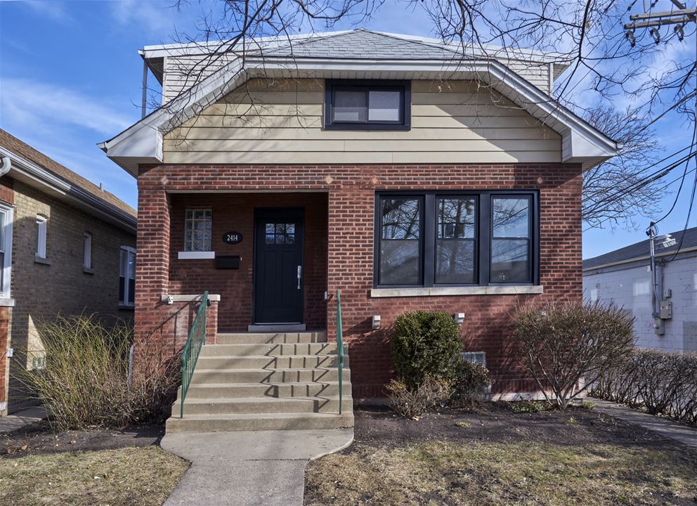 2414 W Berenice, Chicago, IL 60618 Northcenter