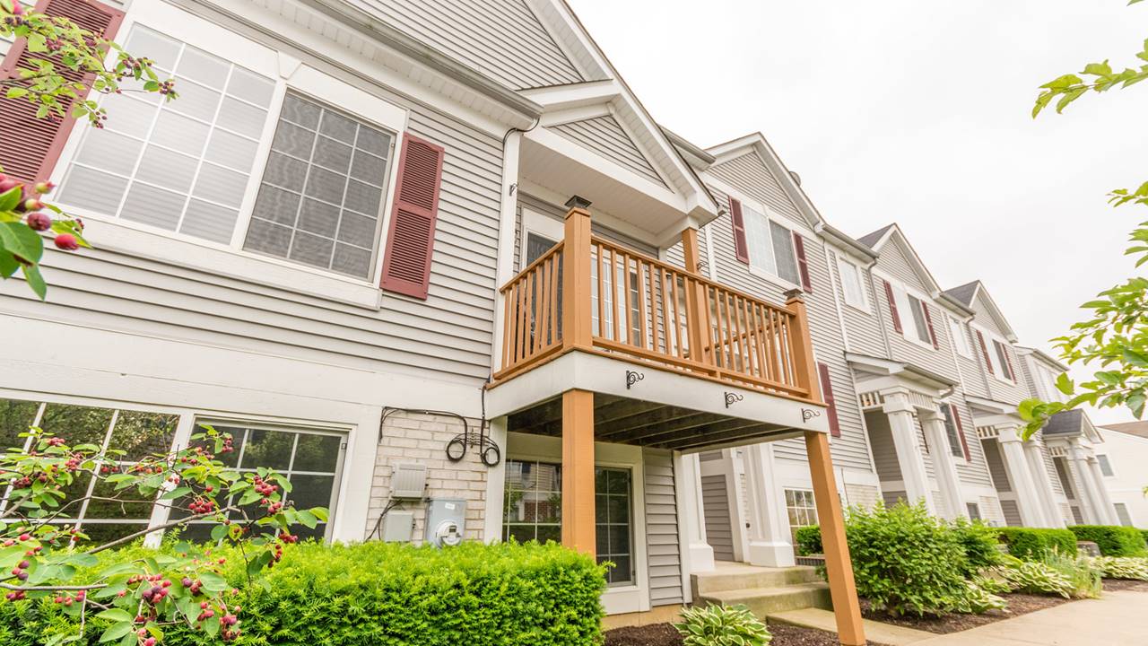 141 Enclave, Unit B, Bolingbrook, IL 60440