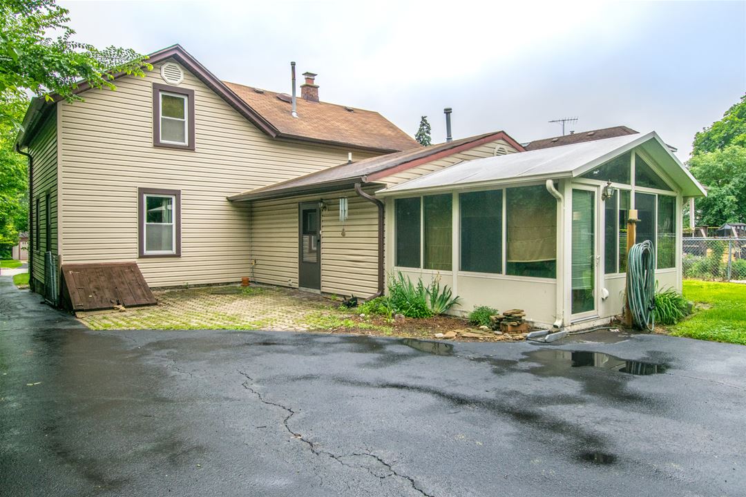 322 S Elizabeth, Lombard, IL 60148