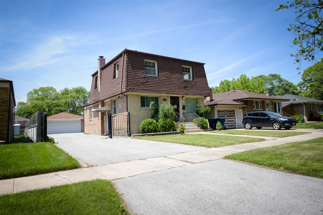 8808 S Albany, Evergreen Park, IL 60805