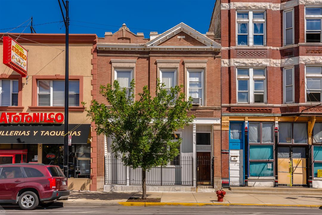 1639 S Blue Island, Chicago, IL 60608 Pilsen