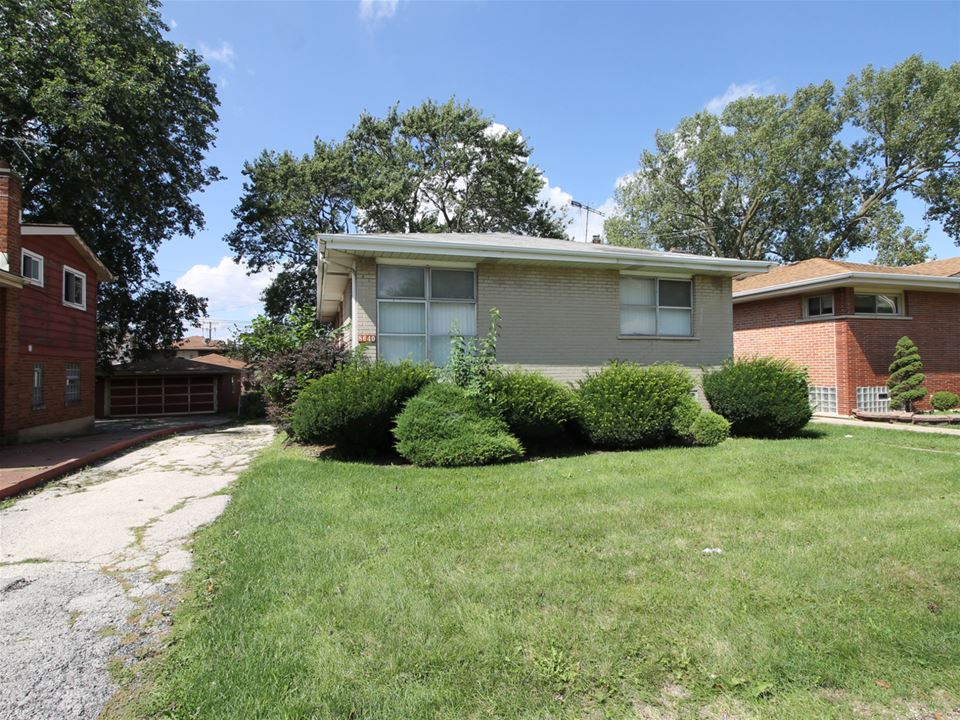 8640 S Kenwood, Chicago, IL 60619 Marynook