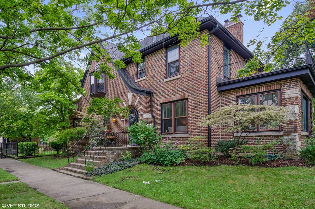 6155 N Forest Glen, Chicago, IL 60646 Sauganash