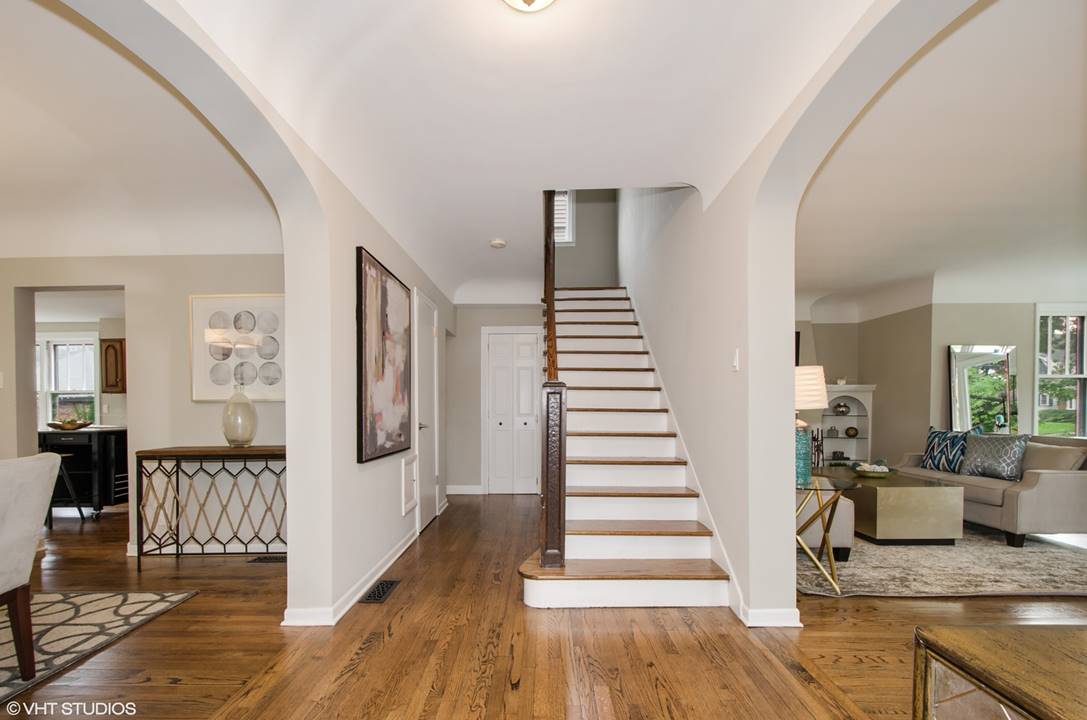 6155 N Forest Glen, Chicago, IL 60646 Sauganash