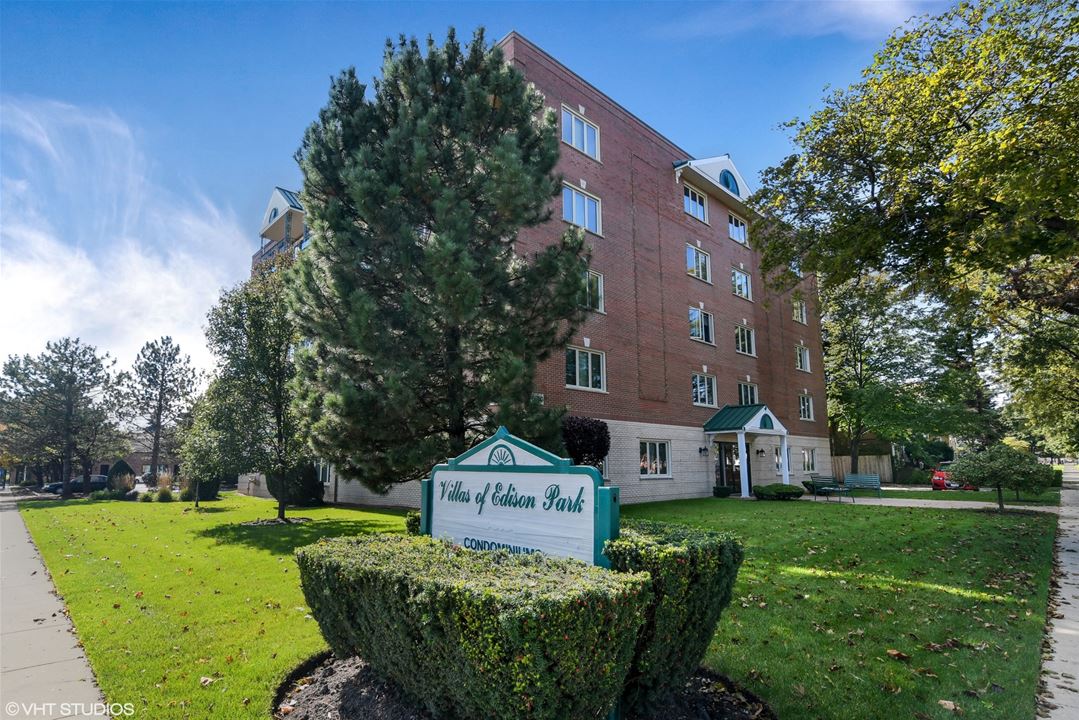 6800 N Harlem, Unit 402, Chicago, IL 60631