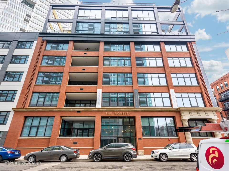 676 N Kingsbury, Unit 404, Chicago, IL 60654 River North