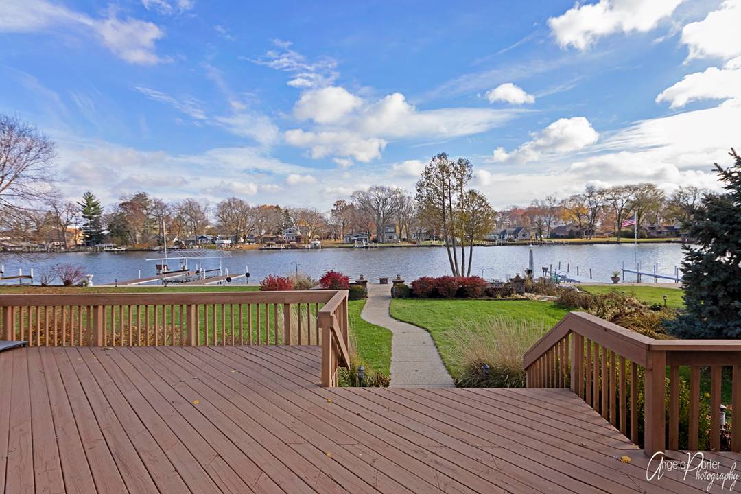 2024 Orchard Beach, Mchenry, IL 60050