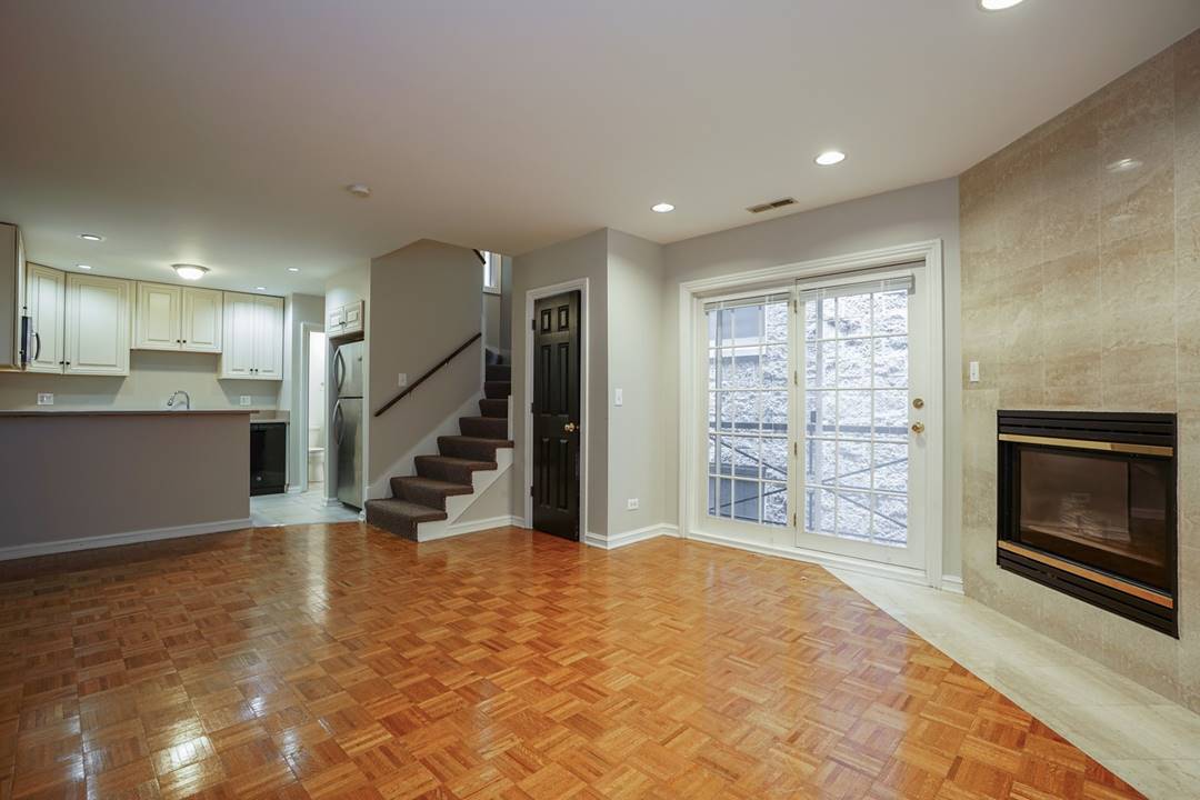 2852 N Southport, Apt 2M, Chicago, IL 60657 Lakeview