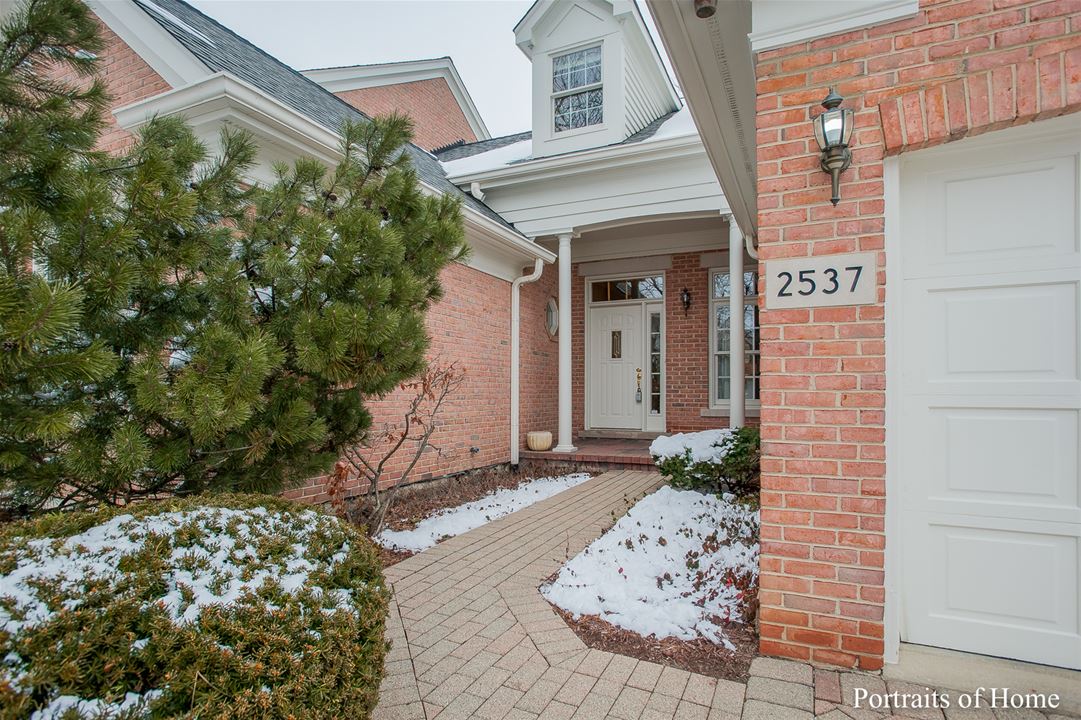 2537 E Chesapeake, Westchester, IL 60154