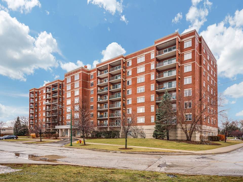 5555 N Cumberland, Unit 913, Chicago, IL 60656 O'Hare