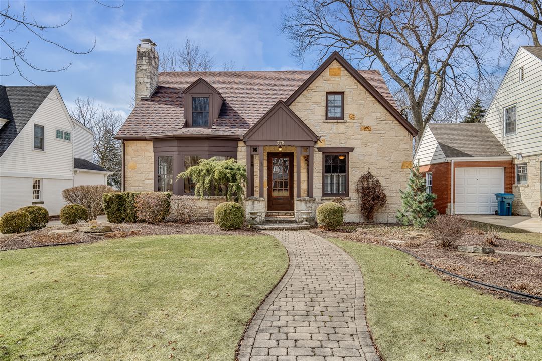 376 S Cottage Hill, Elmhurst, IL 60126