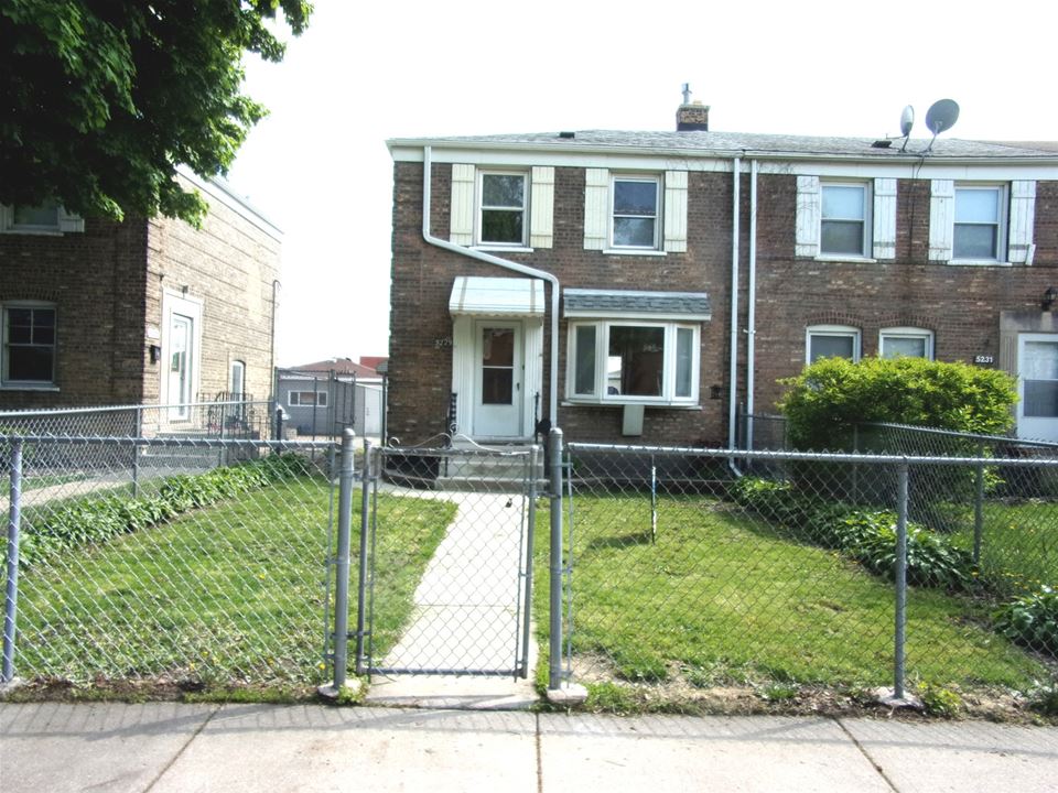 5229 W 64th, Chicago, IL 60638 Chrysler Village